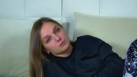 Snapshot of madisonclares chatting on 10.12.25 Madison online show from 10.12.25