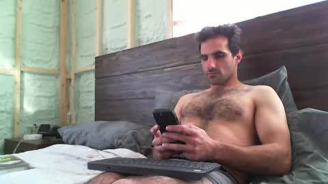 Guigui online show from 01.05.25