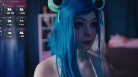 Snapshot of madnessalise chatting on 01.26.25 Alice online show from 01.26.25