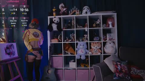 Snapshot of madnessalise chatting on 02.04.25 Alice online show from 02.04.25