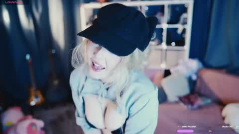 Snapshot of madnessalise chatting on 06.03.26 Alice online show from 06.03.26