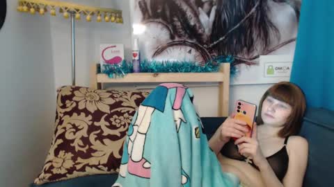 Snapshot of madoka_xxx chatting on 02.05.25 Elizabeth online show from 02.05.25