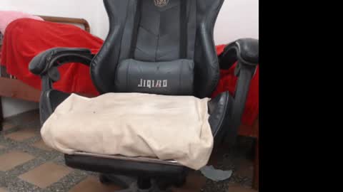 Snapshot of maduro_hot123 chatting on 12.09.24 geminis hot online show from 12.09.24