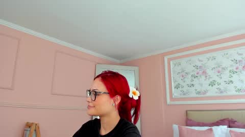 Snapshot of mae_lyra chatting on 04.28.26 Mae Lyra online show from 04.28.26