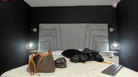 MAEE ANGELS online show from 01.27.25