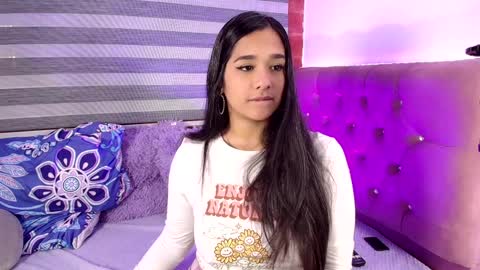 Snapshot of maeena chatting on 01.30.25 maeena online show from 01.30.25