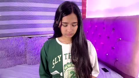 Snapshot of maeena chatting on 02.03.25 maeena online show from 02.03.25