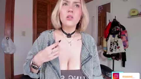 Maeve  schedule 11 am- 530 pm colombia time  online show from 11.20.25