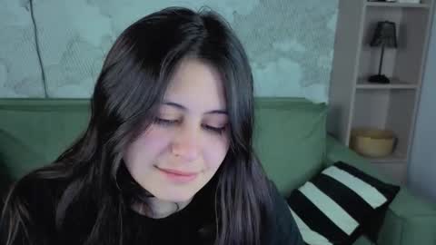 Snapshot of maeren chatting on 03.04.26 Mia online show from 03.04.26