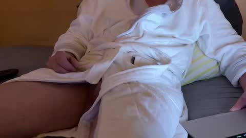 Snapshot of maerte chatting on 01.04.25 maerte online show from 01.04.25