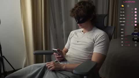 Snapshot of maestro3369 chatting on 10.04.25 Mike XMaestro 3369 online show from 10.04.25