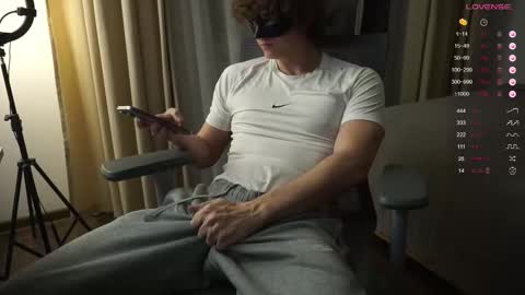 Snapshot of maestro3369 chatting on 11.08.25 Mike XMaestro 3369 online show from 11.08.25