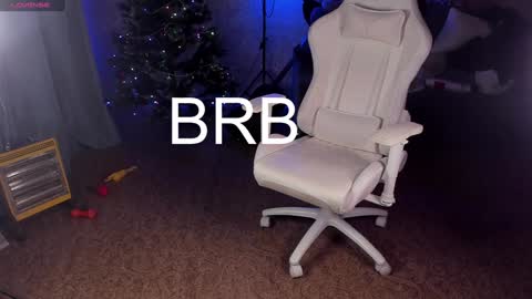 Maevee online show from 01.08.25