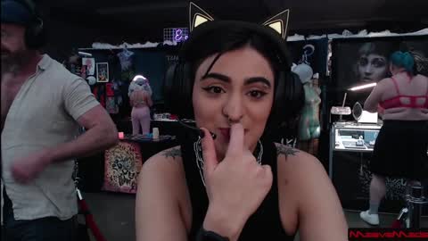 Snapshot of maevemads chatting on 02.02.25 Meaves online show from 02.02.25