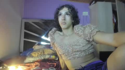 Snapshot of maggie_fit chatting on 12.10.24 maggie_fit online show from 12.10.24