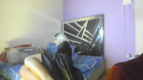 Snapshot of maggie_fit chatting on 12.15.24 maggie_fit online show from 12.15.24