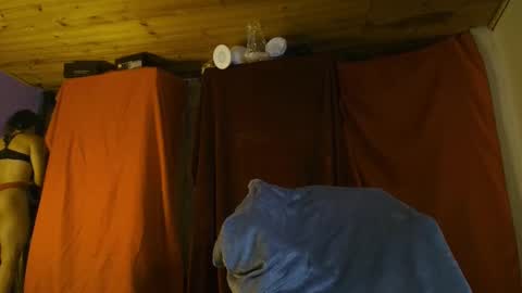 Snapshot of maggie_fit chatting on 03.10.25 maggie_fit online show from 03.10.25