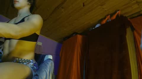 Snapshot of maggie_fit chatting on 03.10.25 maggie_fit online show from 03.10.25