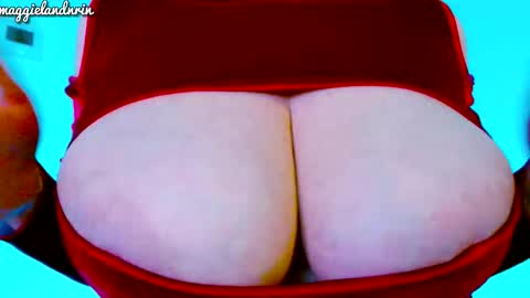 Snapshot of maggielandrin chatting on 10.18.25 Maggie online show from 10.18.25