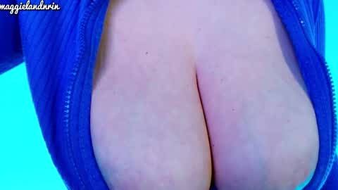 Snapshot of maggielandrin chatting on 10.22.25 Maggie online show from 10.22.25