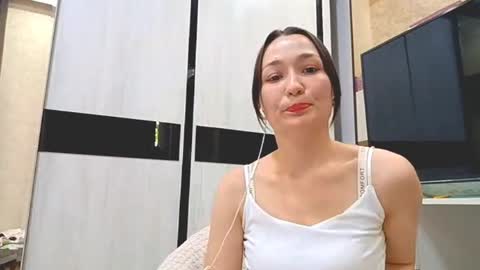 Snapshot of maggiesenko chatting on 06.06.26 Meg online show from 06.06.26