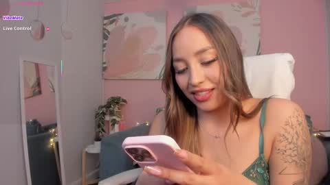 Snapshot of maggietime chatting on 12.22.25 online show from 12.22.25