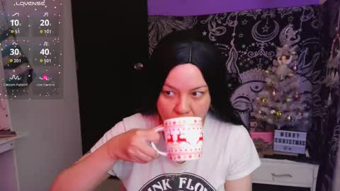 Claire online show from 12.21.25