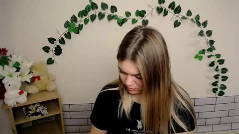 Snapshot of magic_katarina_ chatting on 12.16.24 magic_katarina_ online show from 12.16.24