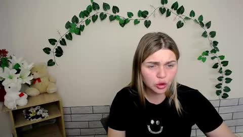 Snapshot of magic_katarina_ chatting on 12.18.24 magic_katarina_ online show from 12.18.24