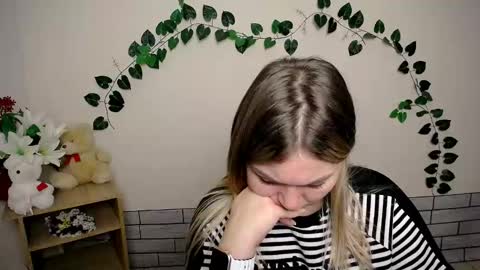 Snapshot of magic_katarina_ chatting on 12.23.24 magic_katarina_ online show from 12.23.24