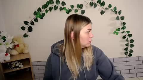 Snapshot of magic_katarina_ chatting on 12.30.24 magic_katarina_ online show from 12.30.24