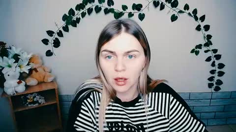 Snapshot of magic_katarina_ chatting on 02.13.25 magic_katarina_ online show from 02.13.25