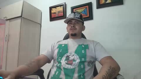 magic_milk23 online show from 11.20.25