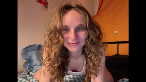 Snapshot of magic_mini_moon chatting on 09.20.25 Mikky or Moon online show from 09.20.25