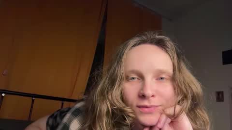 Snapshot of magic_mini_moon chatting on 10.25.25 Mikky or Moon online show from 10.25.25