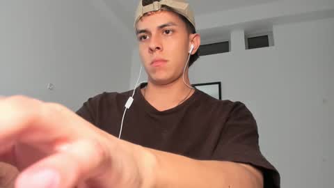 Snapshot of magic_tony chatting on 01.03.25 Tony Hoffa online show from 01.03.25