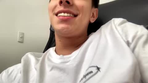 Snapshot of magic_tony chatting on 03.03.25 Tony Hoffa online show from 03.03.25