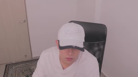 Snapshot of magic_tony chatting on 09.21.25 Tony Hoffa online show from 09.21.25