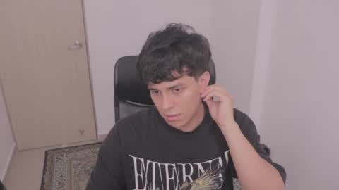 Snapshot of magic_tony chatting on 09.26.25 Tony Hoffa online show from 09.26.25