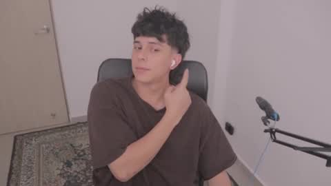 Snapshot of magic_tony chatting on 10.01.25 Tony Hoffa online show from 10.01.25