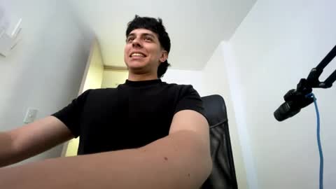 Snapshot of magic_tony chatting on 10.07.25 Tony Hoffa online show from 10.07.25