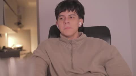 Snapshot of magic_tony chatting on 10.17.25 Tony Hoffa online show from 10.17.25