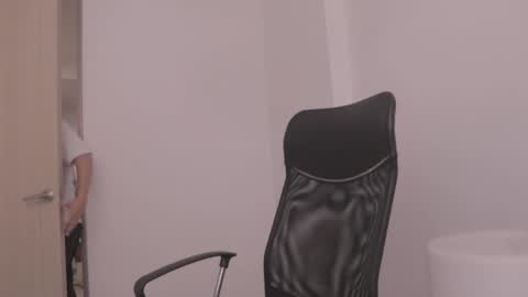 Snapshot of magic_tony chatting on 10.19.25 Tony Hoffa online show from 10.19.25