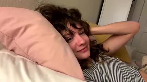 Snapshot of magicalmissmolly chatting on 10.06.25 magicalmissmolly online show from 10.06.25