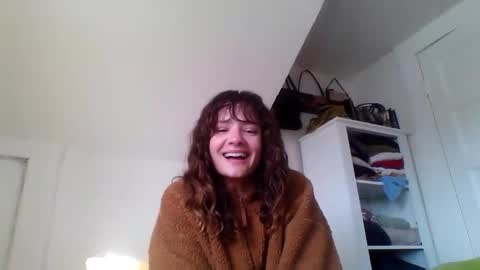 Snapshot of magicalmissmolly chatting on 10.20.25 magicalmissmolly online show from 10.20.25