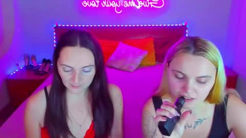 Lili and Bella online show from 12.12.24