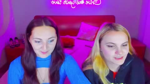 Lili and Bella online show from 12.17.24