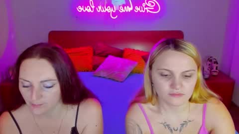 Lili and Bella online show from 01.08.25