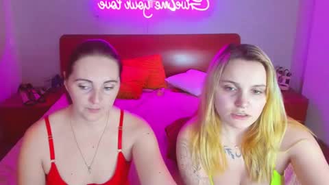 Lili and Bella online show from 02.21.25