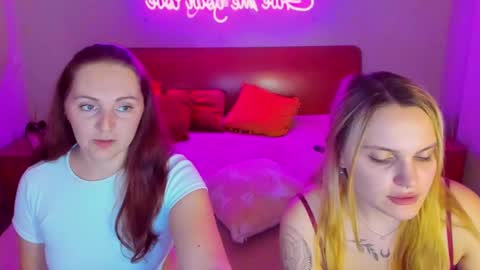 Lili and Bella online show from 03.06.25